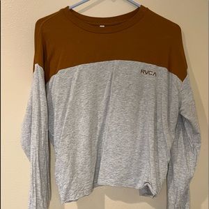RVCA cropped long sleeve tee!